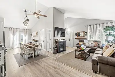 Image de Edelweiss Chic Retreat /Grand Park/Ruoff/ Extended Stays Accepted\n