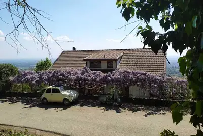 Une fenêtre sur le Piémont sur la colline de Turin, à Revigliasco Torinese