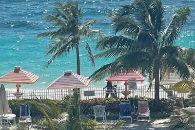 Image de Sun, Sand & Sea at Coral Beach!