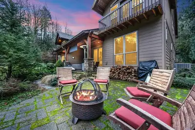 Image de Mt. Hood Retreat with Views The Fox’s Den!