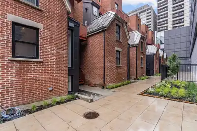 Image de Downtown Mtl's Exclusive 1-Br Tiny House Retreats: 30-Day Urban Escapes!