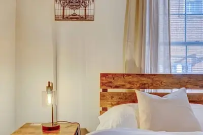 Image de Supreme Luxury Industrial Style King Suite