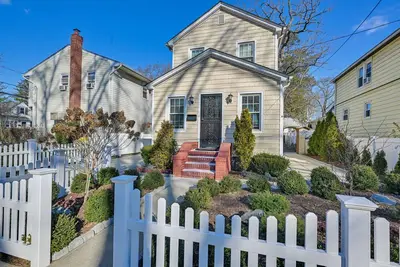 Image de Charming Valley Stream Home: 24 Mi to Central Park
