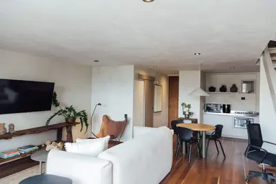 Image de Exclusive remodeled duplex loft with private jacuzzi