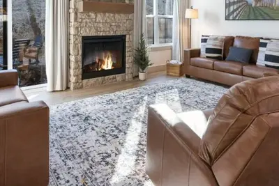 Image de Dogwood Flats 🌲 Fire Pit 🔥 Hot Tub 💦 Lake Taneycomo Access