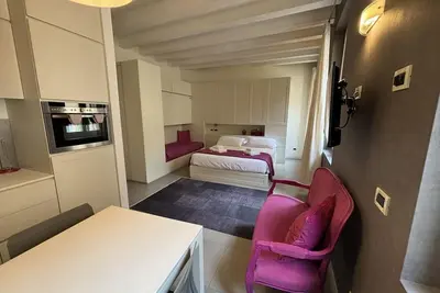 Loft 17. 3 - Verona Journeys