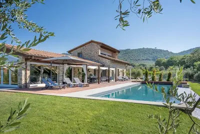 Image de Maison de vacances privée avec sauna, piscine privée, climatisation, Tv, patio, près de Cortone