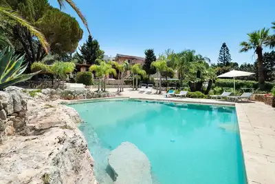 Image de Belle maison de vacances privée avec climatisation, Wifi, piscine privée, Tv, terrasse, parking