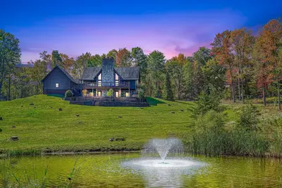 Image de Wow! Timber Ranch Lodge, 43 acres, Sleeps 12, Family and Pet Friendly!