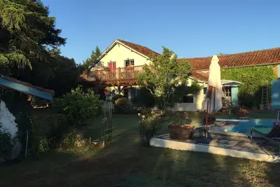 Image de Immaculate 6 plus Bed Villa with pool in Sarron
