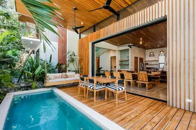 Image de Walk to surf from this Designer's Home Villa