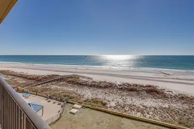 Image de Orange Beach Condo w/ Ocean-View Balcony!