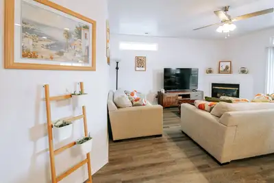 Image de Jan-Mar, 30% Monthly Discount / 3b/2. 5ba House Nike