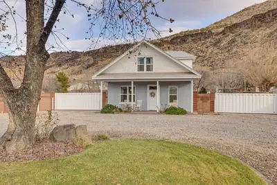 Image de Remodeled Pioneer Home in Hurricane w/ Patio!