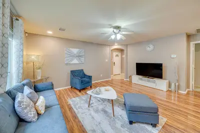 Image de Stylish Family Home: 3 Mi to SeaWorld San Antonio!