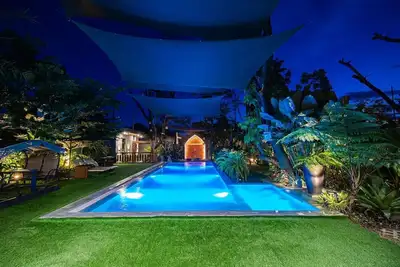 Image de Luxury Modern Cabin in Bulacan w/ Pool Near Manila\n\n