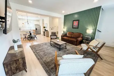 Image de NewHome3beds3. 5bathsBetweenBNA/Downtown