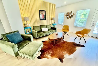Image de NewHome5beds2. 5bathsBetweenBNA/DowntownPublicTransportationGameroom