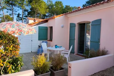 Image de Maison Confortable avec 2 Piscines, Proche Plage, Forêt et Pistes Cyclables à Saint-Jean-de-Monts