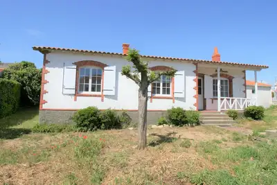Image de Maison à La Tranche-sur-Mer : Plage et Commerces à Proximité, Jardin, 3 Chambres, Parking