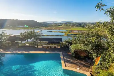 Villa com Piscina e Vista rio Situada no Algarve, em Silves