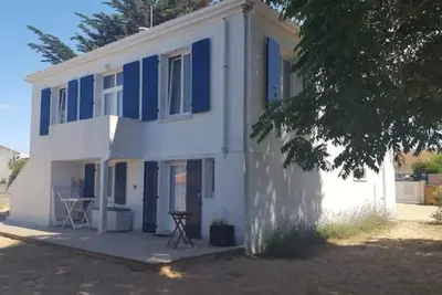 Image de 50 m accès plage - Maison 6 chambres
