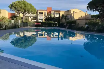 Image de Appartement de standing Les Terrasses De Cassis. Animaux acceptés avec piscine