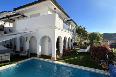 Image de Holiday 3bedroom villa with private heated pool in Chayofa.