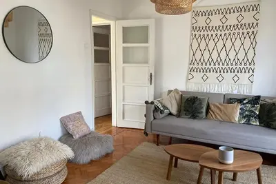 Image de Apartamento bem Localizado Para Famílias & Amigos na Lapa, Lisboa