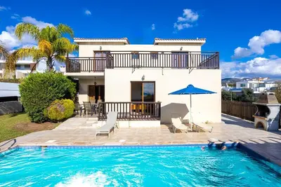 Image de Villa Sunlove - Quatre Chambres Villa, Couchages 8
