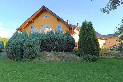 Image de GroĂźzĂĽgige Moderne Ferienwohnung am Alpakahof. Kinderfreundlich