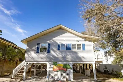 Image de Island In This Dream: Family & Dog Friendly Home on Oak Island!