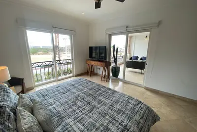 Image de Luxury 2br! Walk to the beach or downtown in 5 min