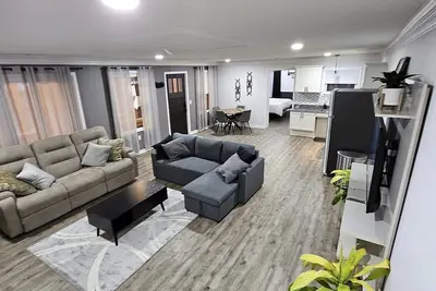 Image de Boxcar Bunker - Downtown living at its finest\n