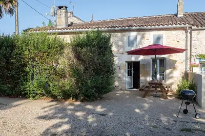 Image de Gîte de charme climatisé 5 personnes avec piscine à partager (proche Royan)