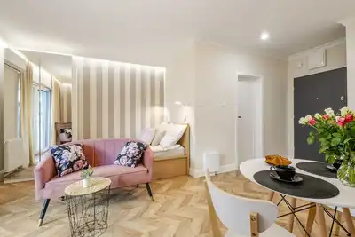 Image de Sky Home- Rose Apartament -Manufaktura, Bezpłatny Parking, Klima, Dostęp na Kod