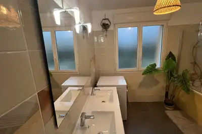 Image de chambre agréable en location saisonnière chez un particulier à 25min de Paris.