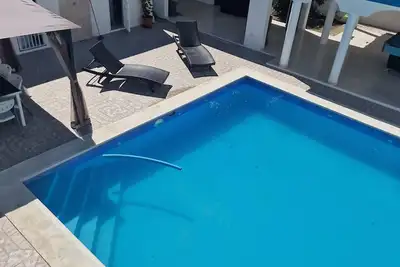 Image de Lujosa Villa María de 2, 034ft2 con piscina privada, 3 cocina, Bbq, Gacebo y más.