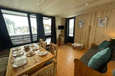 Image de 10m du centre station, 1er étage, balcon, télévision, 25m², Tignes