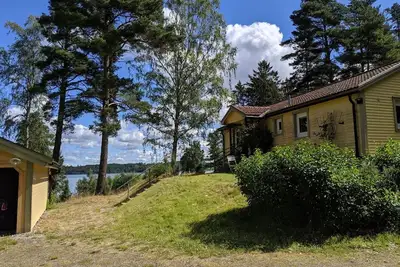 Image de Charming holiday home with lake views in Södermanland