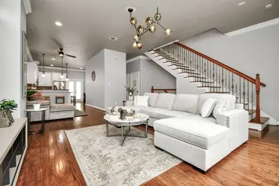 Image de Right by the Med Center, Family Home!