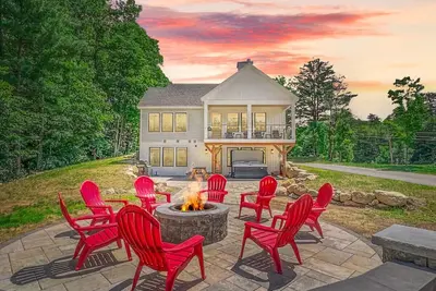 Image de Birch Haus | New Luxury Home w/ Views & Hot Tub