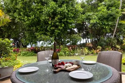 Image de Spacious 2 bedroom beachfront Villa located with the Mirage Resort grounds.