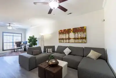 Image de Cozy 1Lvl 2br Townhome near Hsv Airport.