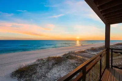 Image de Private Beach-Gulf Front-King Suites-Chair Service