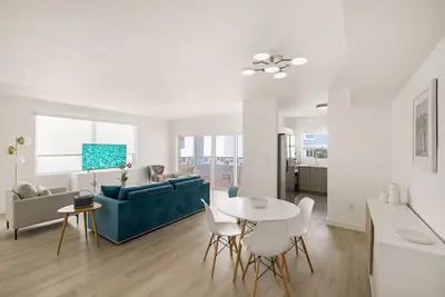 Image de Serene Waterfront 1br, Miami Balcony Views