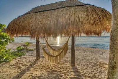 Image de 2 Bdr Bungalow with Beach Views on Soliman Bay