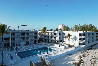 Image de Salty Breezes Condo 2bed 2bath second floor with e