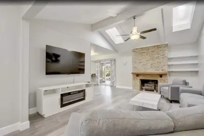 Image de Huge, Spacious and Modern 3br House