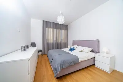 Image de Cozy & Bright Apartment - w/ Balcony